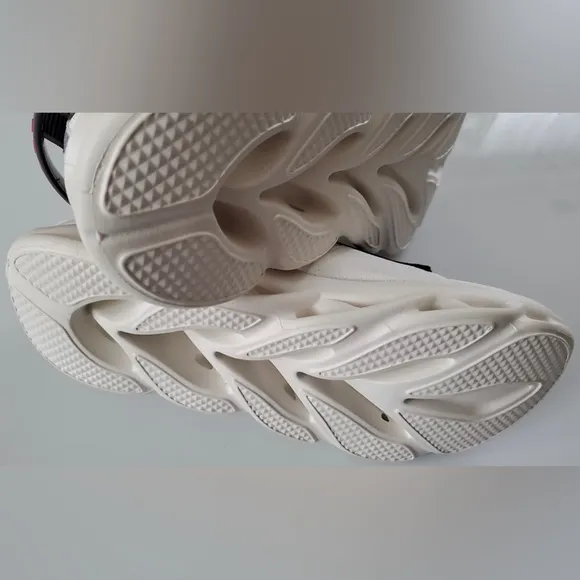 High Fashion Men’s Sneakers | NIB | Available in 3 Colors | Various Sizes